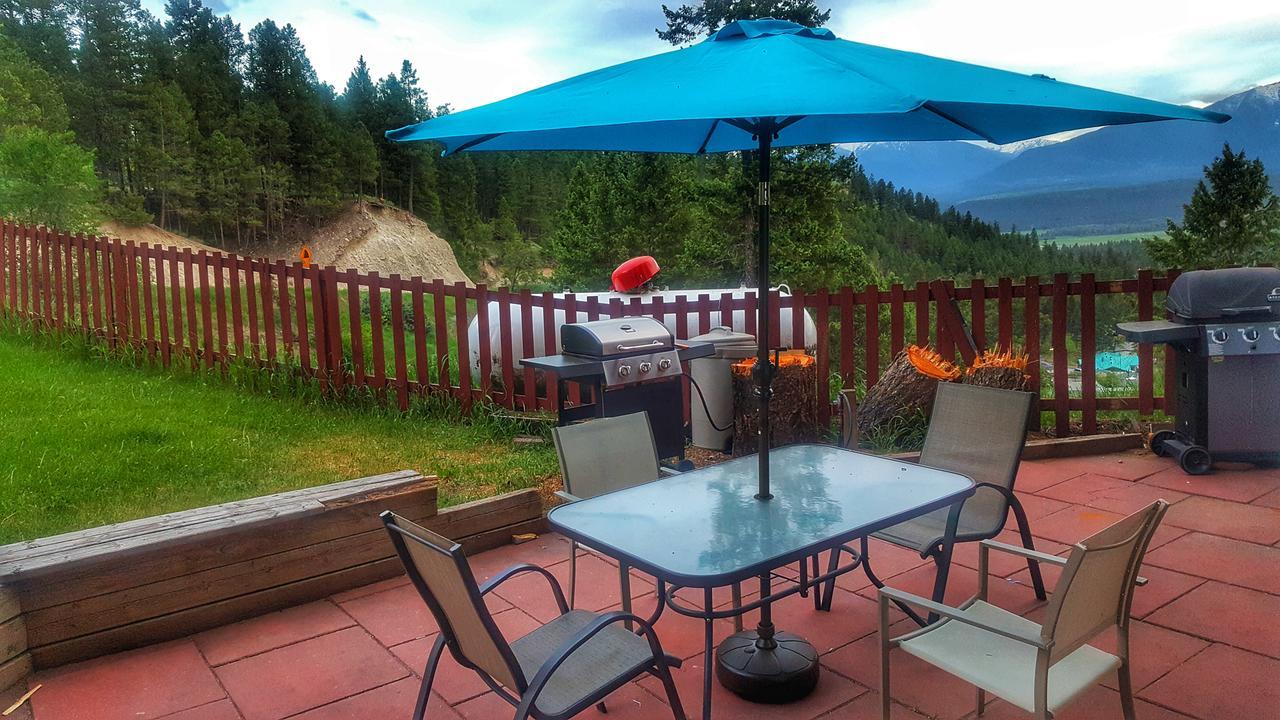 רדיום הוט ספרינגס Radium Chalet מראה חיצוני תמונה